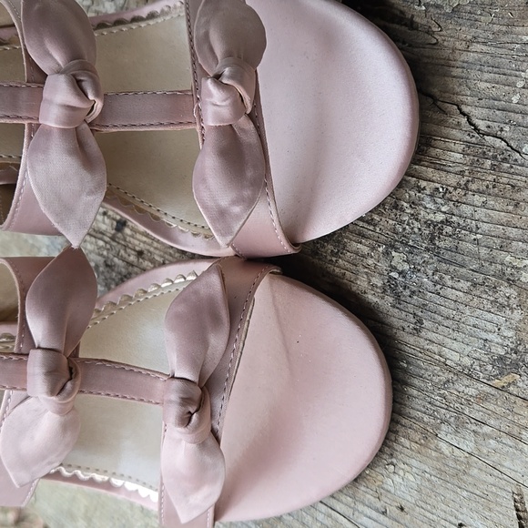 LAUREN CONRAD. Blush Bow Sandals. Size 6M. Like New Condition! - Picture 4 of 12